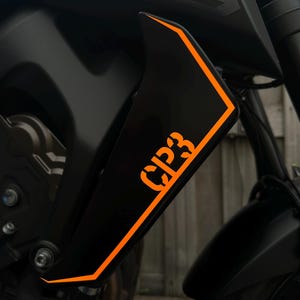 Adesivo per coperchio laterale del radiatore Yamaha MT09, linea netta e liscia CP3