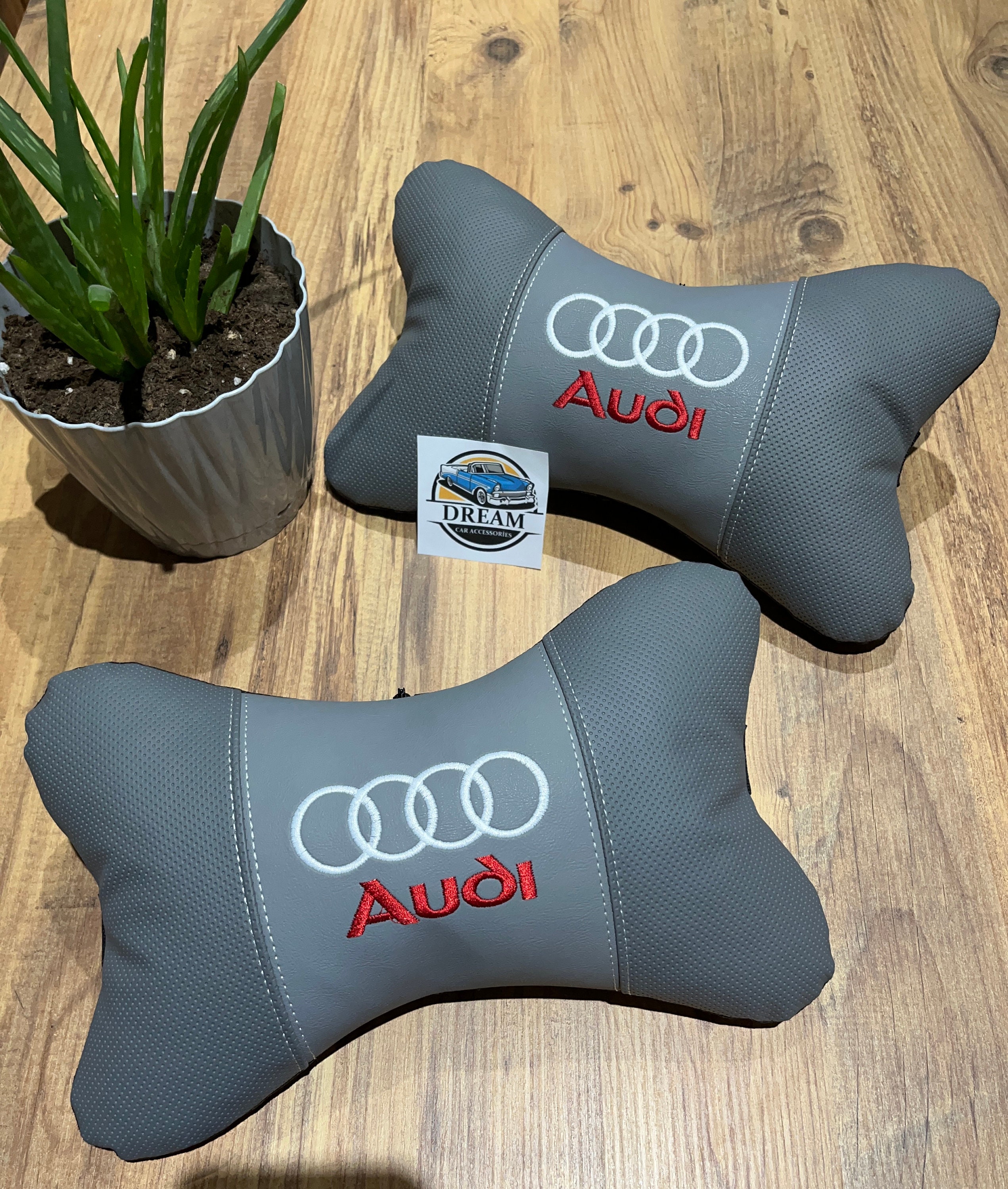 Audi Grau Gestickt, Leder Auto Nackenkissen, Auto Kissen, Sitzkissen 2 tlg  - .de