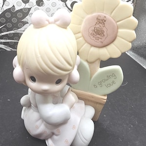 ヴィンテージ プレシャスモーメンツ 成長する愛のフィギュア | エネスコ ビスケット磁器 コレクターズアイテム
