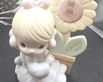 Precious Moments - A Growing Love Figurine  box2/9