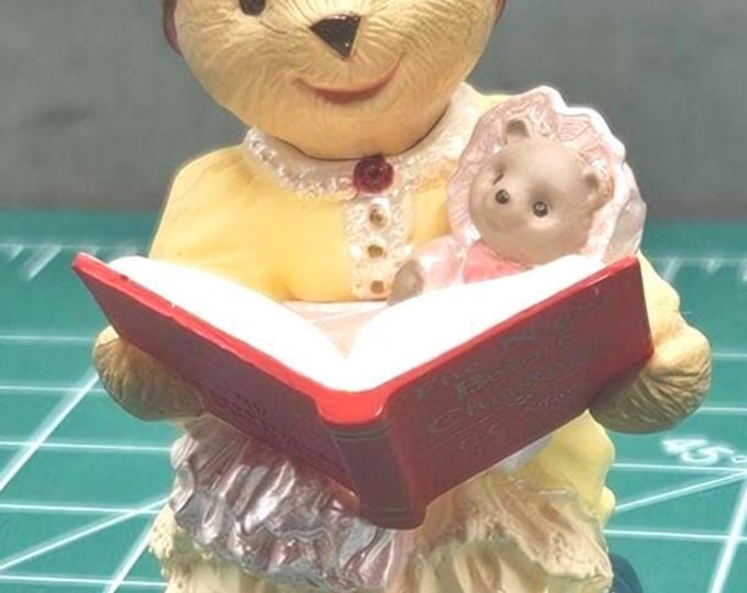 1993 Hallmark Keepsake Ornament: The Bearingers of Victoria, Bearinger B2/3.