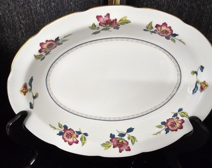 Wedgwood "flowers" serving bowl C4/04