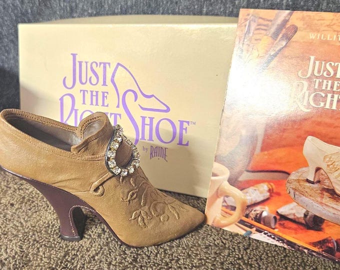 Just The Right Shoe 25014 TEETERING COURT Mini Resin Shoe, Black Buckle variant A4/12