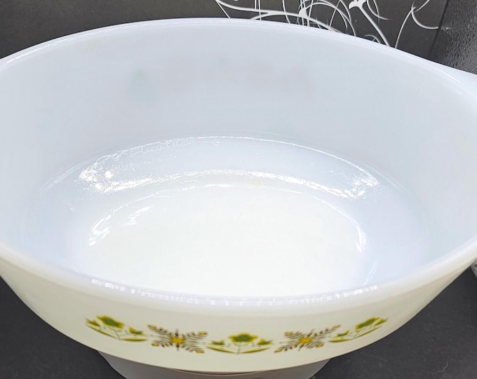 Fire King Green meadow 1 1/2 Qt dish F2/44