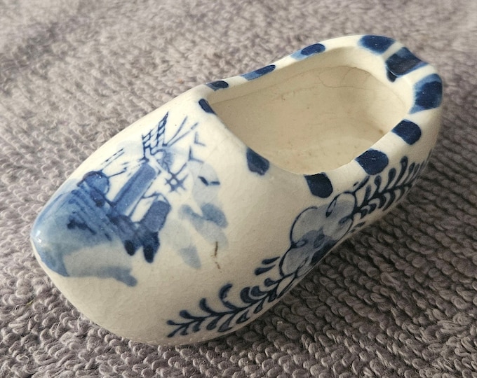 Blue Delft Holland Hand Painted Vintage Ceramic Clog/Shoe Windmill D4/41