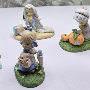 Enesco Precious Moments 1989 Miniature Months Figurines Collection Box 2/15