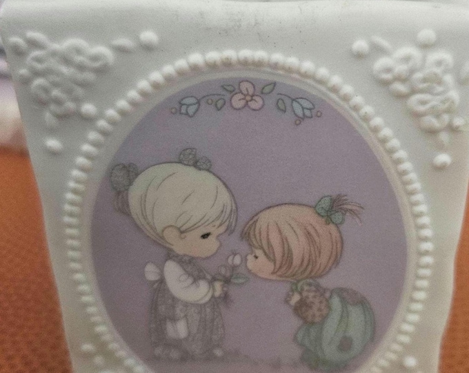 1993 Precious Moments “Good Friends Are Forever” Porcelain Bag Box 2/17