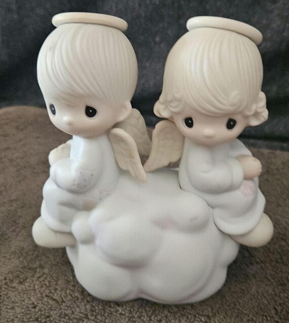 Precious Moments Figurine But Love Goes On Forever Original A5/48
