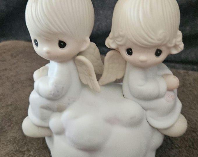 Precious Moments Figurine But Love Goes On Forever Original A5/48