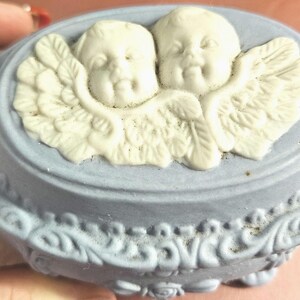 Vintage Twin Angels jewelry box C1/12