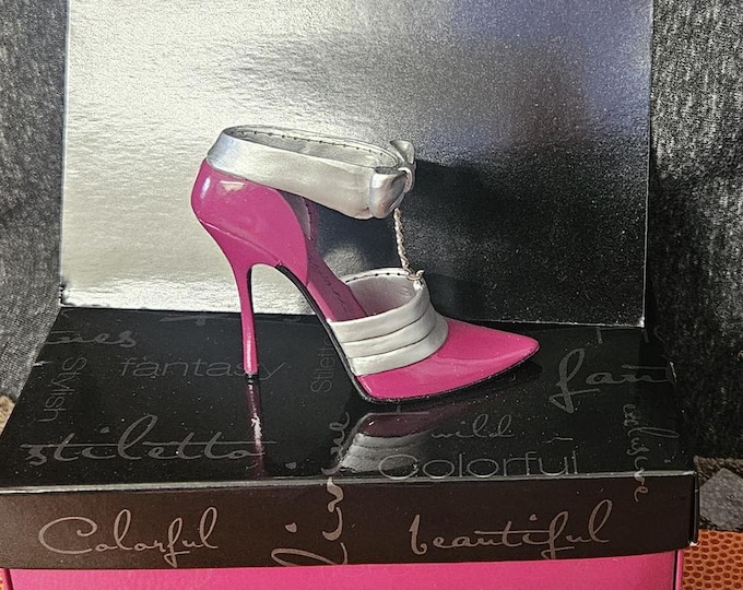 "Rare Just the Right Shoe (JTRS) and Raine Sultry #J120122R."