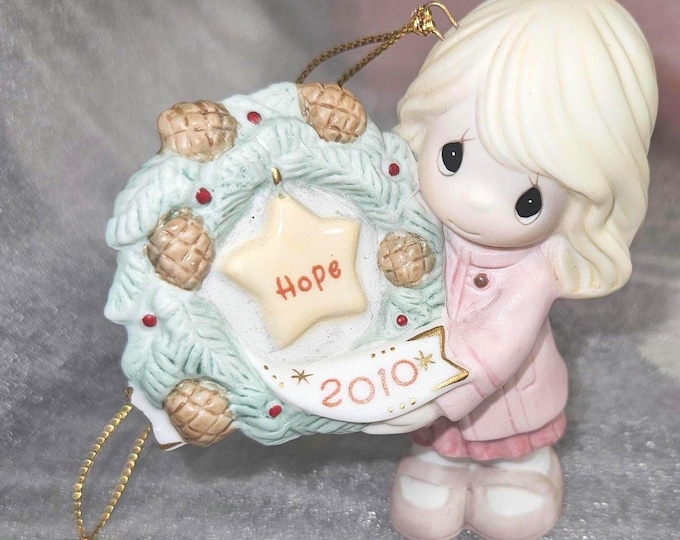 2009 Precious Moments “My Hope Is in You” ornament 101002 in original box  (Box 26)