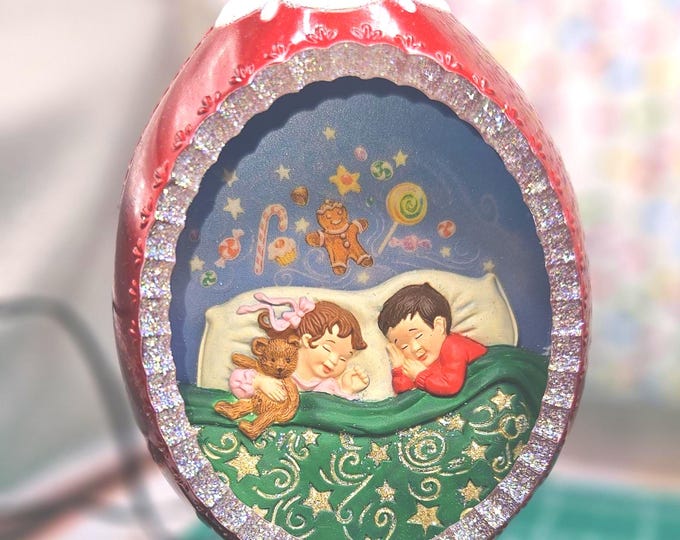 Hallmark 2005 illuminations "Sugar plumb dreams " Ornament B1/34