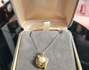 14k Gold Akoya Pearl Clam Shell Necklace | Vintage Coastal Charm Pendant