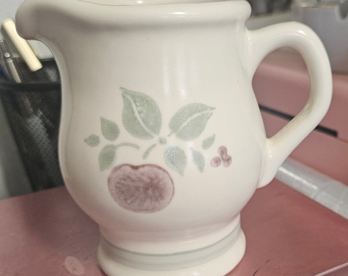 1991 Pfaltzgraff Garden Grove 10oz stoneware creamer C7/04