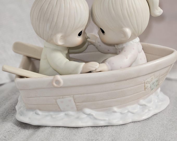 1985 Precious Moments figurine "Friends Never Drift Apart" Box3/28