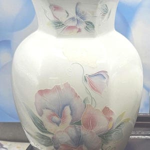 Rare  Aynsley &quot;Little sweetheart&quot; 5&quot; vase A2/31