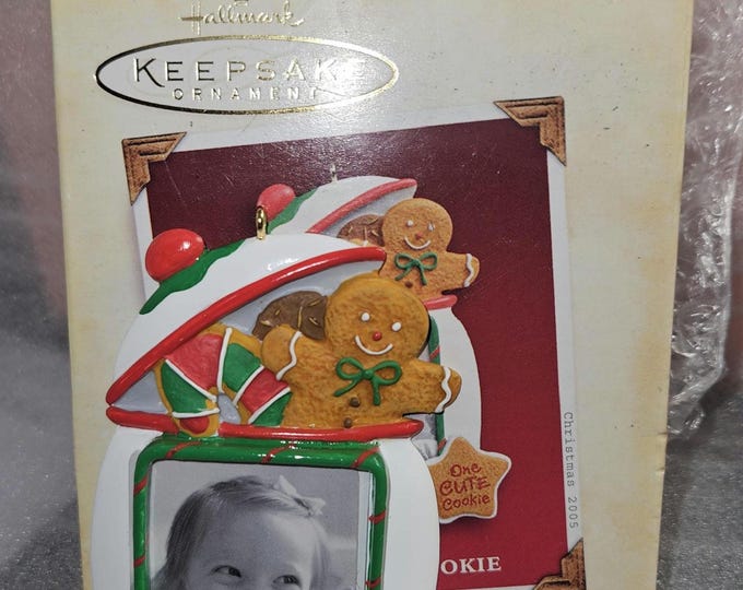 2005 Hallmark Keepsake “One Cute Cookie” B2/1