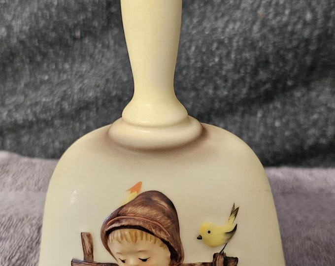 M J Hummel 1982 Fifth Edition Annual Bell HUM 704 Goebel Handcrafted GermanyA6/25