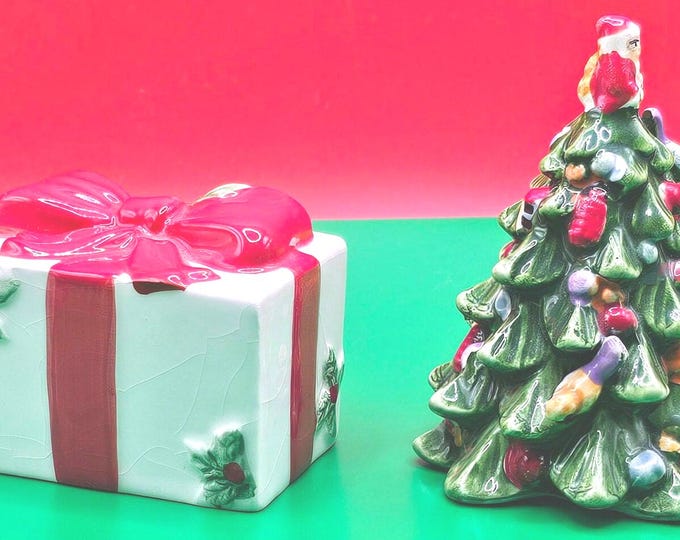 Spode Christmas Tree Present And Tree Salt & Pepper Shakers Holiday