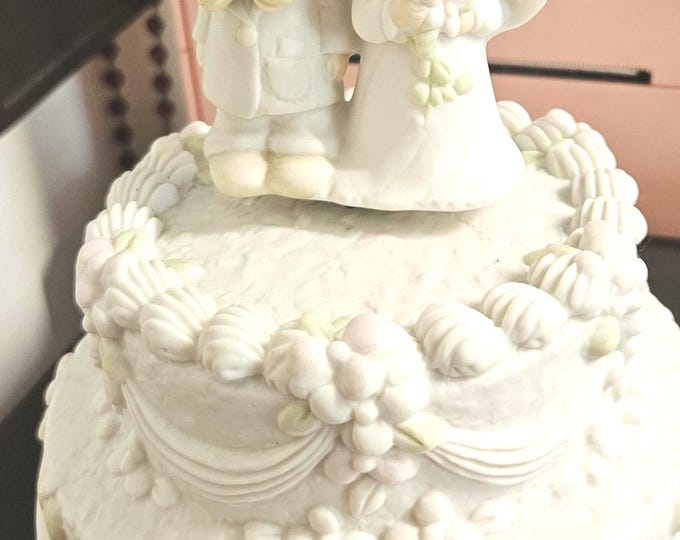 Precious Moments Music Wedding Box Cake Topper"The Lord Blesses You And Keeps You" Cake Topper Box