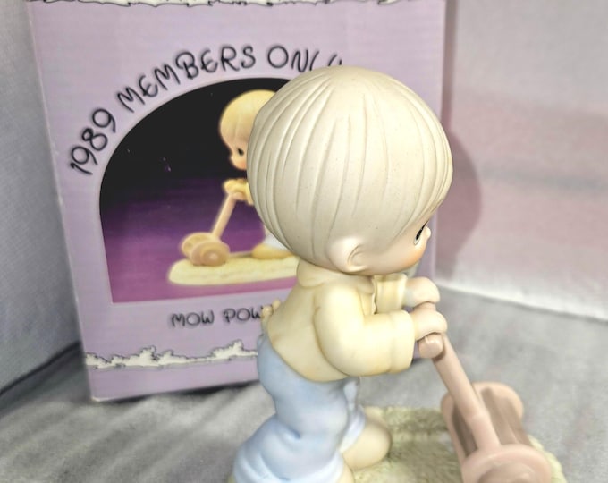 1989 Precious Moments  Members only figurine  "Mow Power To Ya!" Box3/26