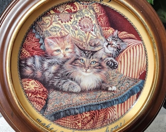 Framed Bradford Exchange Collectors Plate Sitting Pretty “Cars Make A House A Home”C4/6