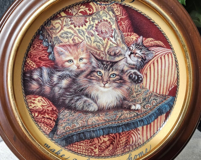 Framed Bradford Exchange Collectors Plate Sitting Pretty “Cars Make A House A Home”C4/6