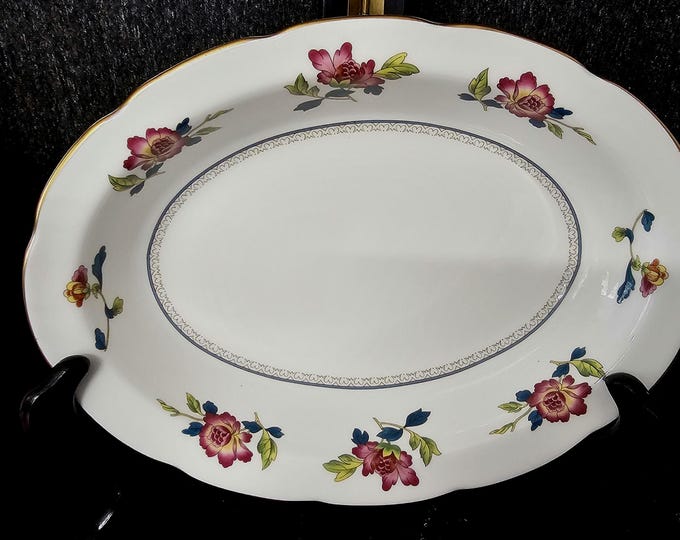 Wedgwood "flowers" serving bowl C4/04