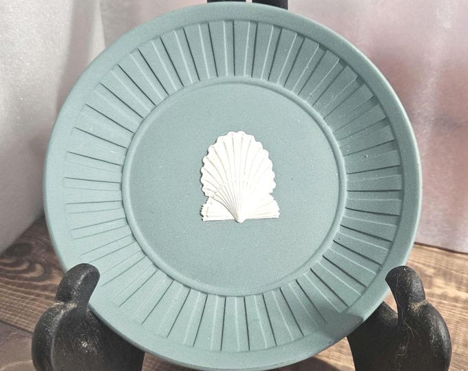1984 225th Anniversary Teal Jasperware Seashell Wedgewood F6/10