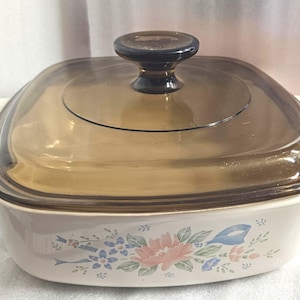 Corningware Symphony 1-quart square casserole dish with lid, A1-B, from the 1990s. D2/5