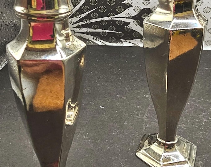 Marlboro plate by Morton Parker   silverplate Salt and Pepper Shakers F6/15