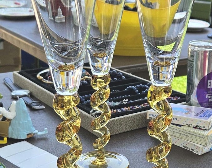Set of 3 Union Street glass wine glasses C/5