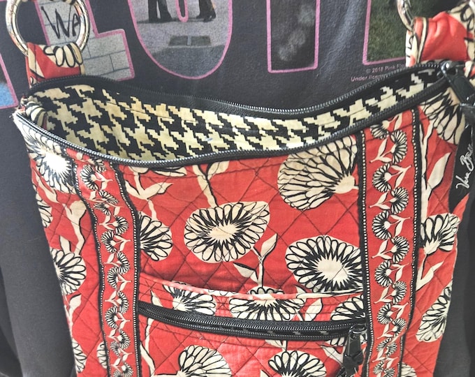 Vera Bradley Deco Daisy Hipster Quilted Crossbody Shoulder Bag in Retired Red