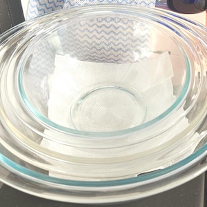 Set of 3 Vintage Pyrex clear mixing bowls 325,323, and 322 B8/2