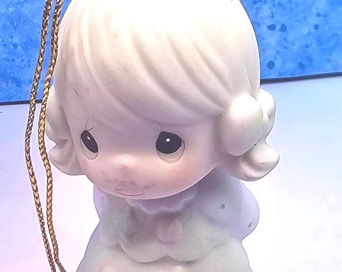 Precious Moments Figurine 1994 You're As Pretty as a Christmas Tree A9/17