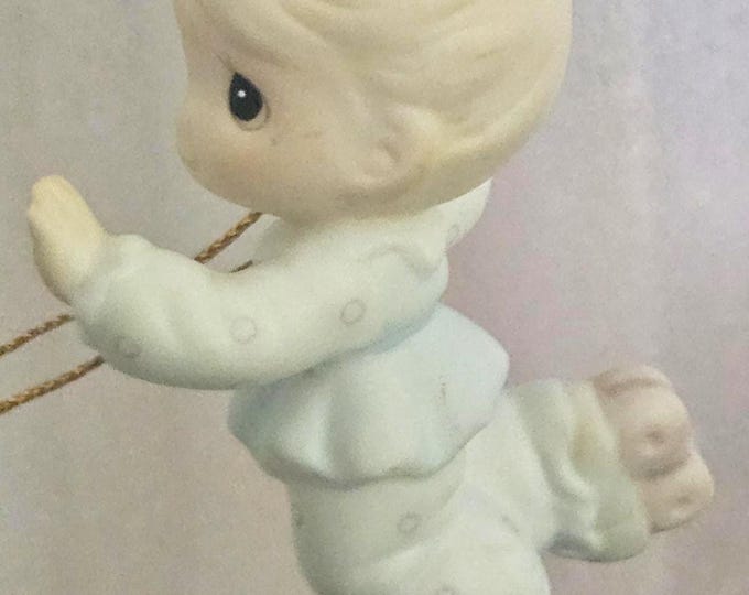 Precious Moments Ornament "Glide Through The Holidays" 521566 box1/26