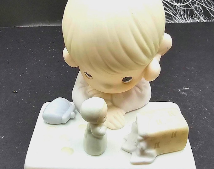 Vintage Precious Moments Figurine: "My Happiness" Girl with Doll box29