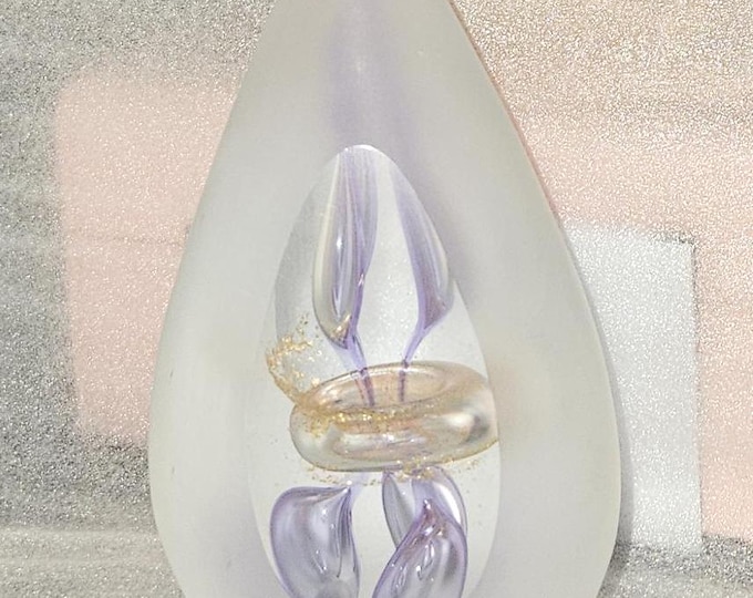 Svaja Art glass Paperweight Purple bubbles with a gold ring A2/8