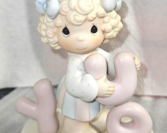 Vintage 1989 Precious Moments "I'll Never Stop Loving You" Figurine Holding The Letters Y O U Box3/13
