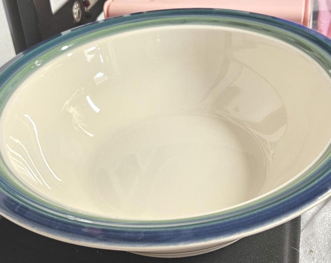 1995 The Mountain Shadow Pfaltzgraff 9" Vegetable Bowl F5/4