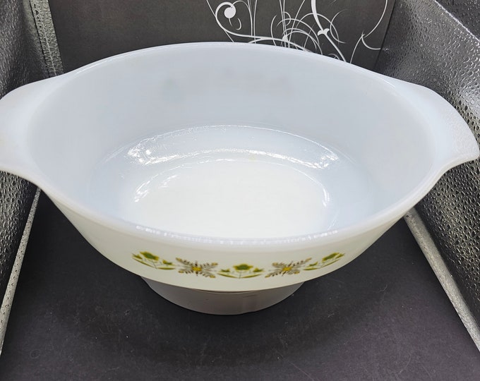 Fire King Green meadow 1 1/2 Qt dish F2/44