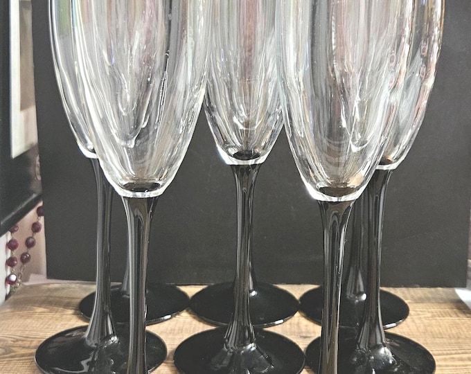 Set of 8 Vintage Luminarc Black Stem Champagne Flutes, A1/37.