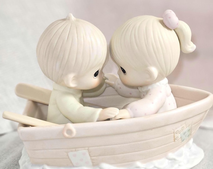 1985 Precious Moments figurine "Friends Never Drift Apart" Box3/28