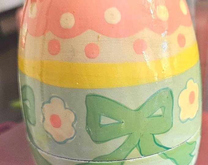 Oriental trading company handcrafted Easter eggs, Large Egg With smaller Eggs C7/5