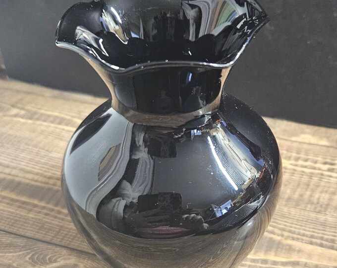 Black Amethyst Scalloped Edge top vase 4.5 inches tall A1/37
