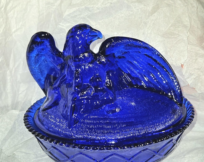 Vintage Cobalt Blue Glass Nesting Eagle on Nest Basket Figural Candy dish  F10/9