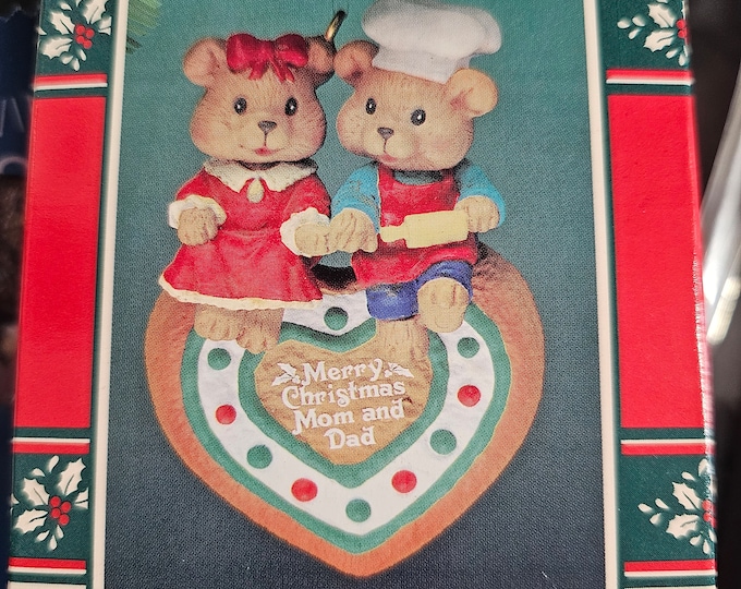 Vintage 1994Enesco Christmas "Two-Gether" Ornament Mom and Dad Baking Bears on Cookie Parents D7/16