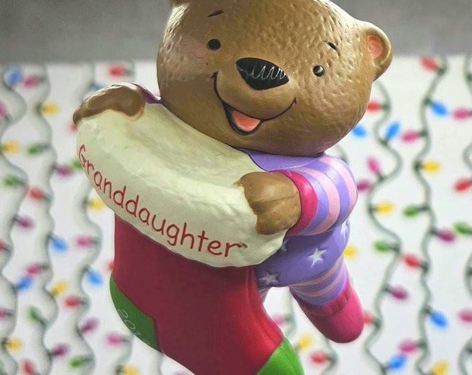 2013 Hallmark keepsake "GrandDaughter" B2/15