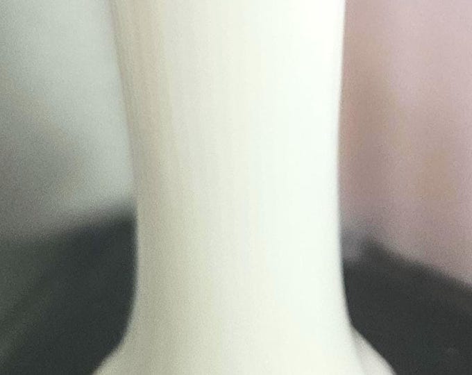Vintage 1970s Randall white milk glass bud vase A9/2